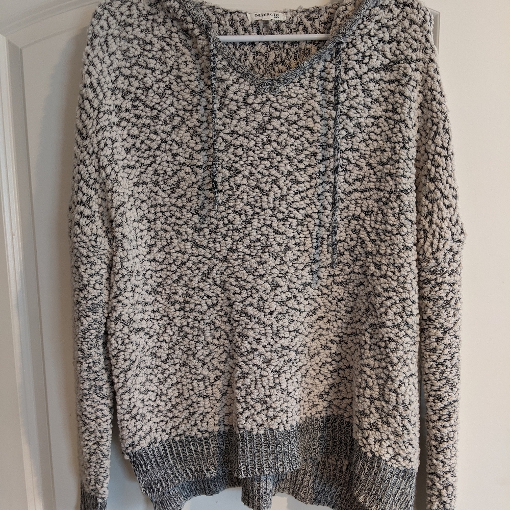 Knitted pullover